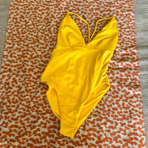 Hurley quick dry ribbed embroidered one piece swimsuit yellow embroidered cheeky - Picture 7 of 10